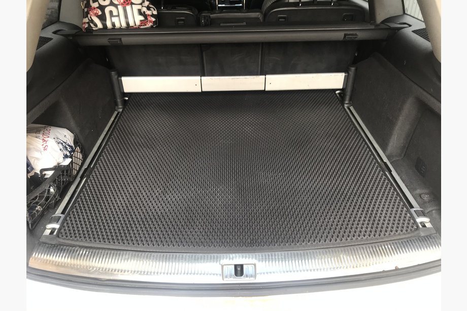 Audi Q7 2005–2015 Bagagerumsmåtte (EVA, sort) (5 sæder) Image