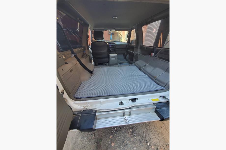Nissan Patrol Y61 1997–2011 Bagagerumsmåtte kort (EVA, grå) Image