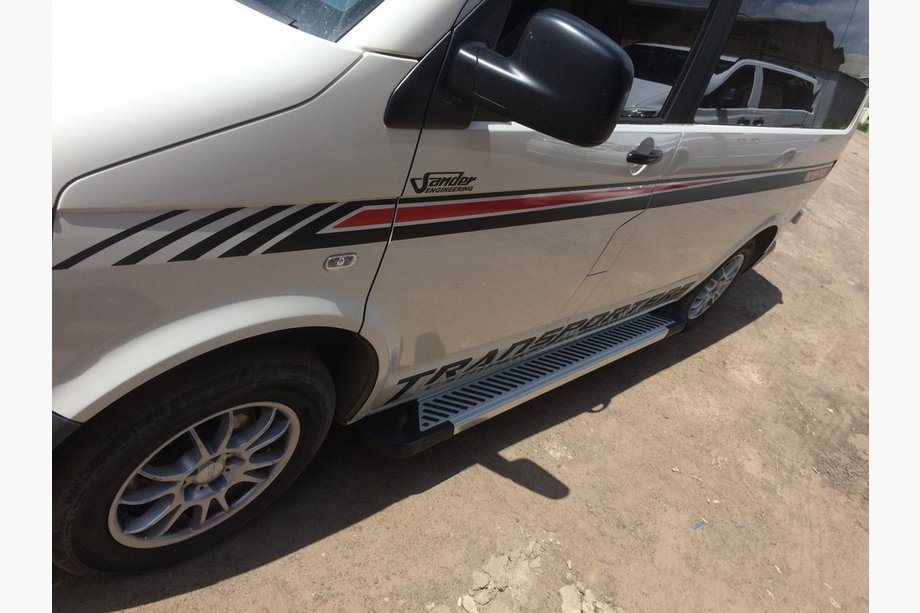 Volkswagen T5 Multivan 2003–2010 Sidetrin Line-type (2 stk., aluminium) Image