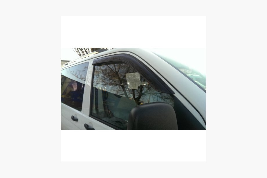 Volkswagen T5 Multivan 2003–2010 Vindafvisere til sidevinduer (2 stk., UA-Sport) Image
