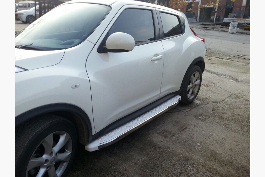 Nissan Juke 2010–2019 WhiteLine sidetrin (2 stk., aluminium) Image