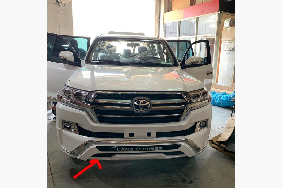 Toyota Land Cruiser 200 2007–2021 Frontspoilerlæbe 2016↗ (ME-style, til under skørt) Image