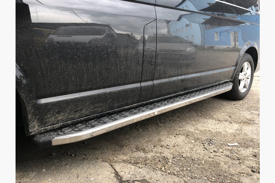 Volkswagen T5 Multivan 2003–2010 BlackLine sidetrin (2 stk., aluminium) Image