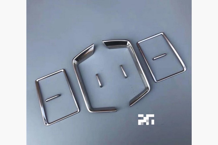 Toyota Land Cruiser 200 2007–2021 Sæt grå indsatser til luftdyser (Taiwan) Image