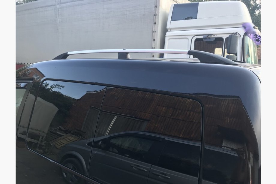 Volkswagen Caddy 2004–2010 Krom tagrælinger Maxi, plastfødder Image
