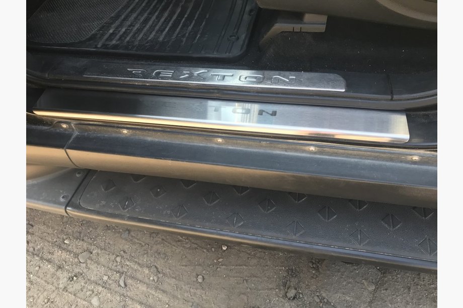 SsangYong Rexton I 2001–2017 Dørtrinslister Nathaniko (4 stk., rustfrit stål) Image