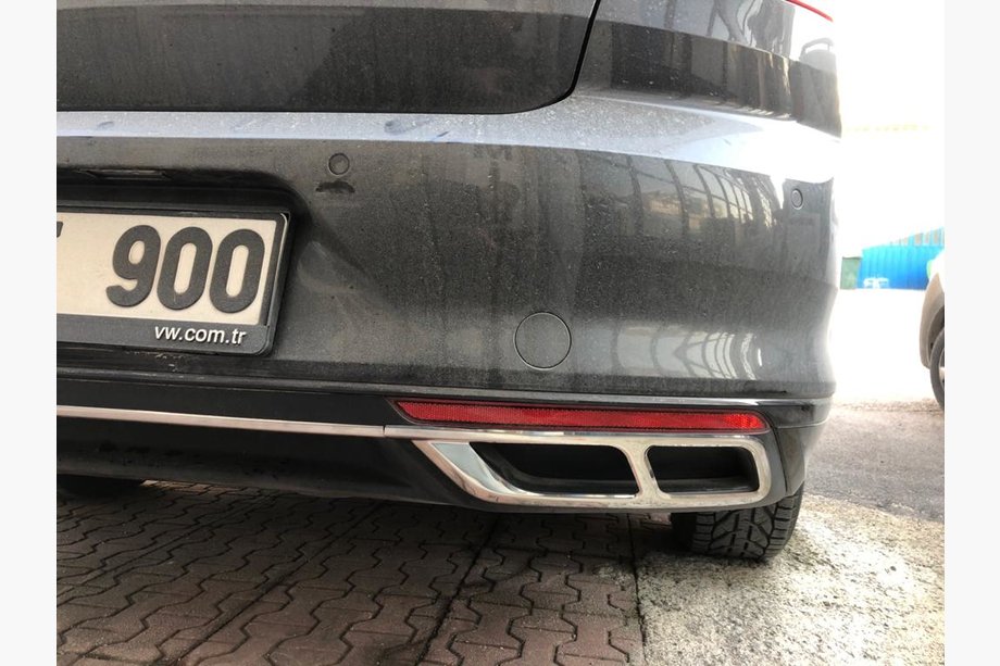 Volkswagen Passat B8 2015–2023 Udstødningsrør afdækninger Carmos SD/SW (2019+, 3 stk, rustfrit stål) Image