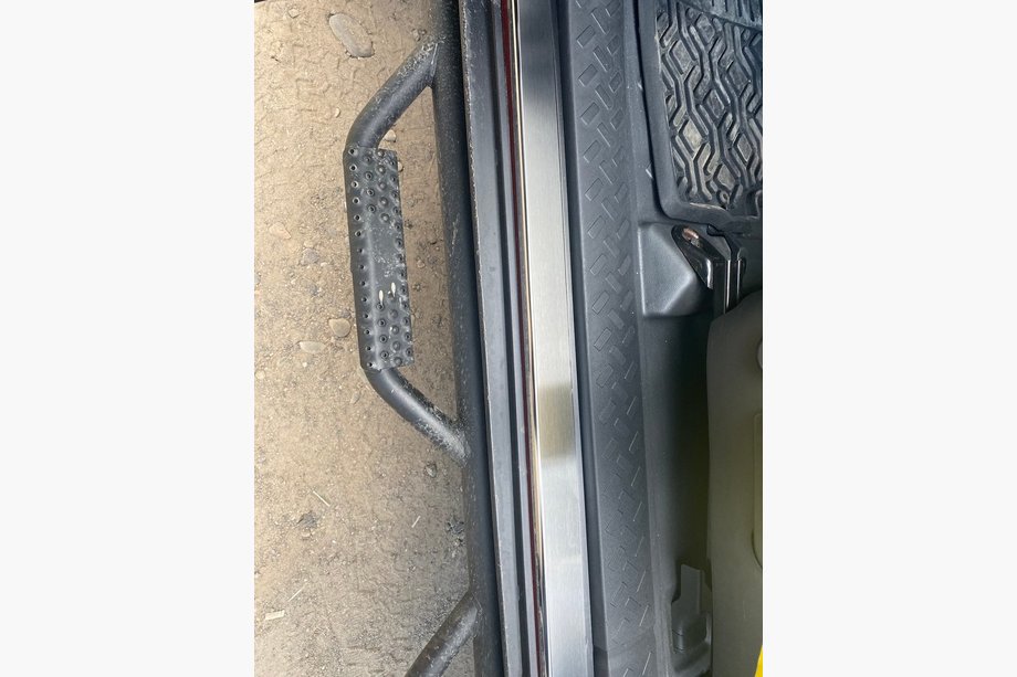Toyota FJ Cruiser 2006–2022 Natanika Premium dørtrinslister (2 stk., rustfrit stål) Foto 1