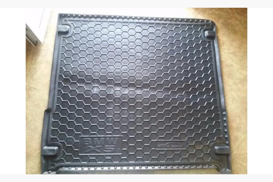 BMW X5 E70 2007–2013 Bagagerumsbakke i plast Image
