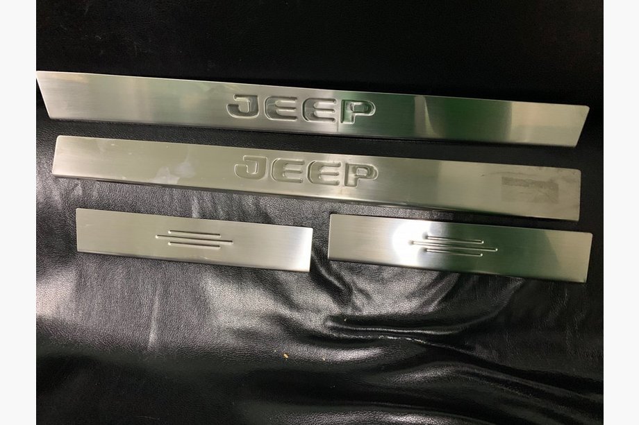 Jeep Grand Cherokee WK2 2010–2021 Dørtrinslister Carmos (4 stk., rustfrit stål) Image