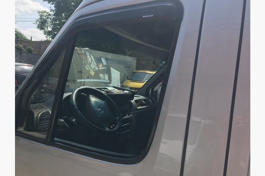 Volkswagen LT 1995–2006 Vindafvisere til sideruder (2 stk., Sunflex) Image