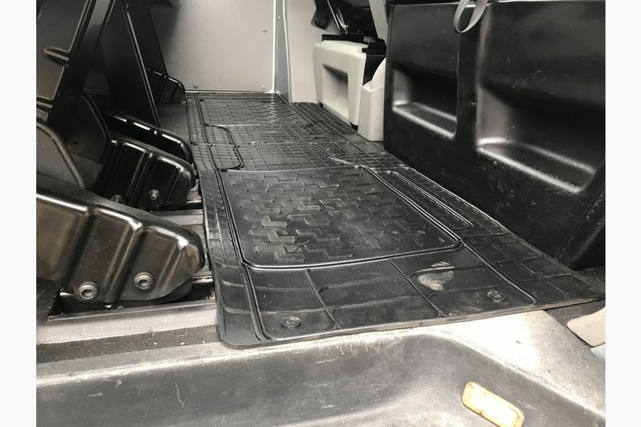 Volkswagen T5 2010–2015 Bagerste gummimåtter (2 stk., Polytep) Image