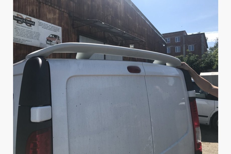 Renault Trafic 2001–2015 Tagspoiler (til lakering) Image