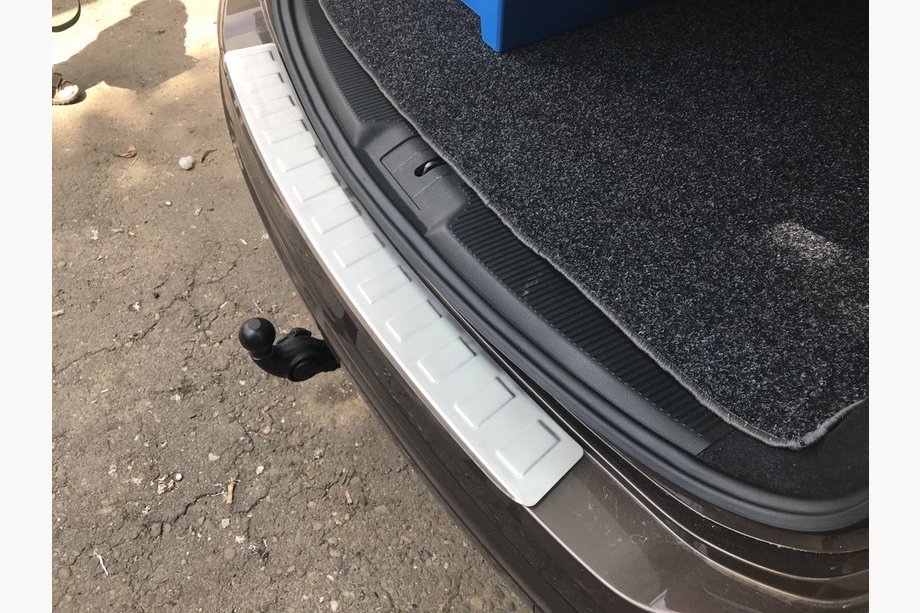 Volkswagen Sharan 2010–2023 Bagkofangerbeskytter Carmos (rustfrit stål) Image