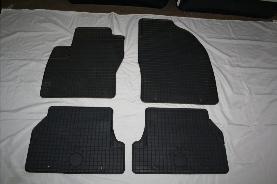 Ford Focus II 2008–2011 Gummimåtter (4 stk., Doma) Image