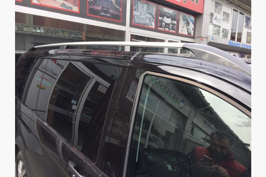Mercedes Viano 2004–2014 Tagrælinger Krom ELITE (plastfod) Kort akselafstand (Short, Compact) Image