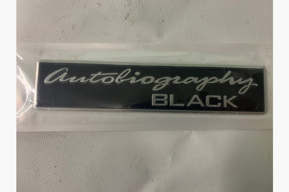 Range Rover IV L405 2013–2021 Autobiography-emblem (type 2) Image