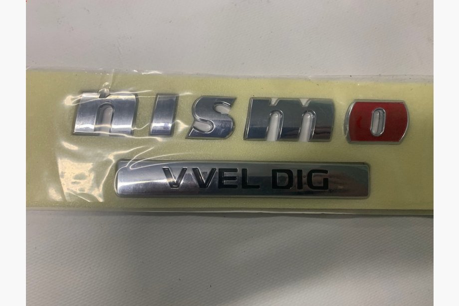 Nissan Patrol Y62 2010–2024 Nismo emblem Image