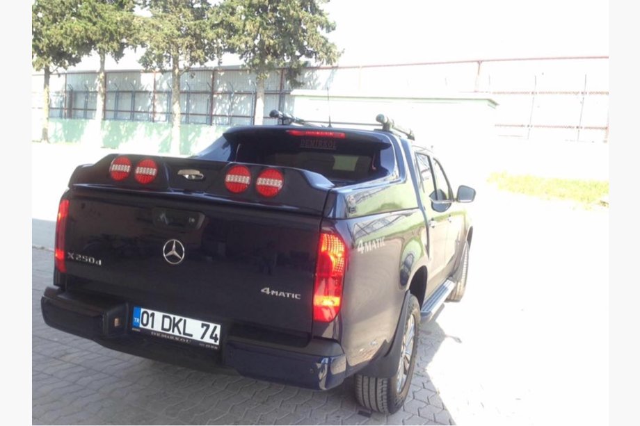 Mercedes X class 2017–2020 Hardtop Grand BOX Image