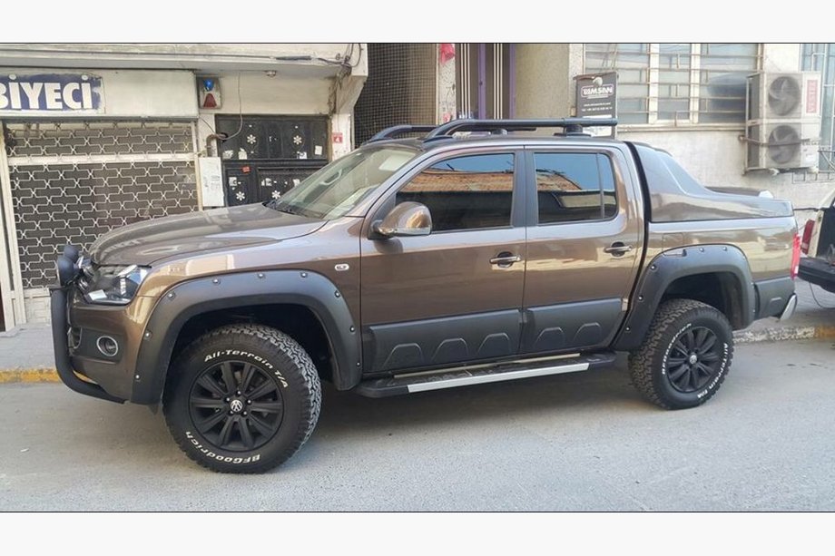 Volkswagen Amarok 2010–2022 RedLine Black side trinbrætter (2 stk., aluminium) Image