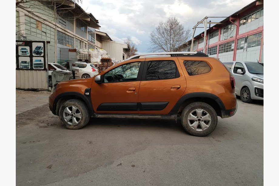 Dacia Duster 2018–2024 Dørlister V1 (4 stk., ABS) Foto 2