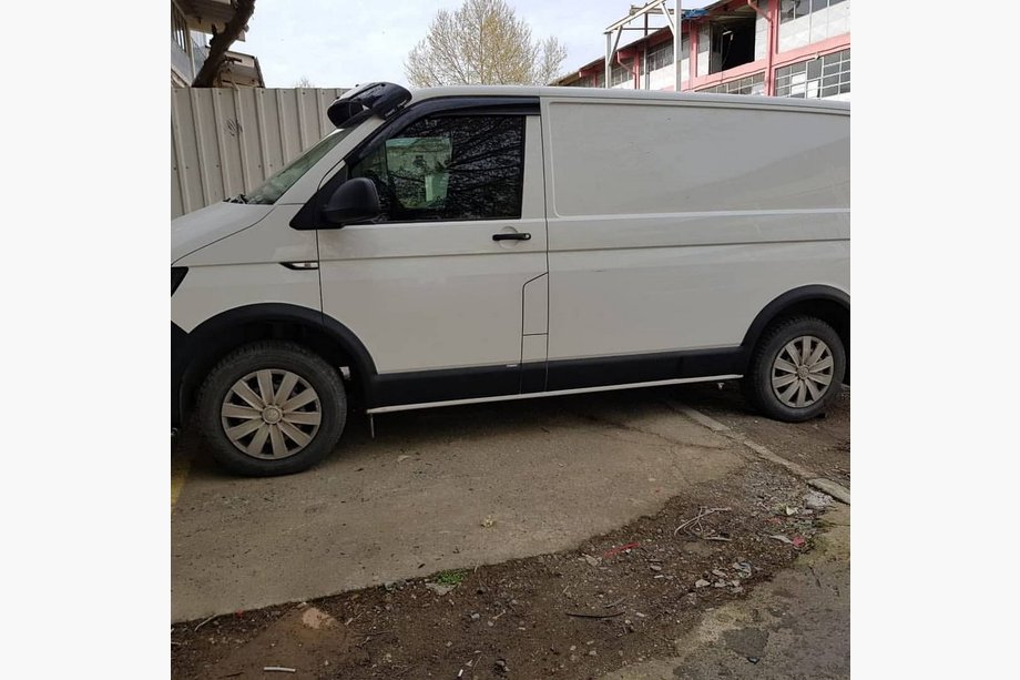 Volkswagen T5 Transporter 2003–2010 Sæt med lister og skærmkanter (11 dele) 2 døre, kort akselafstand Foto 6