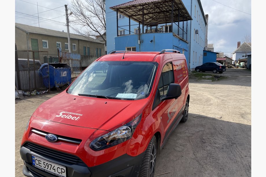 Ford Connect 2014–2021 Tagrælinger i krom Maxi base, metalfødder Foto 9