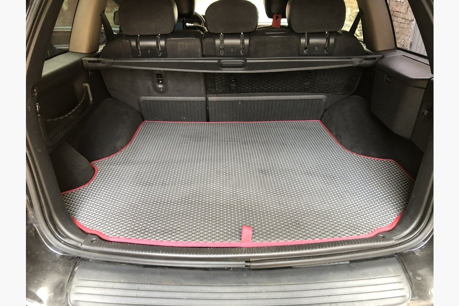 Jeep Grand Cherokee WJ 1999–2004 Bagagerumsmåtte (EVA, sort) Image