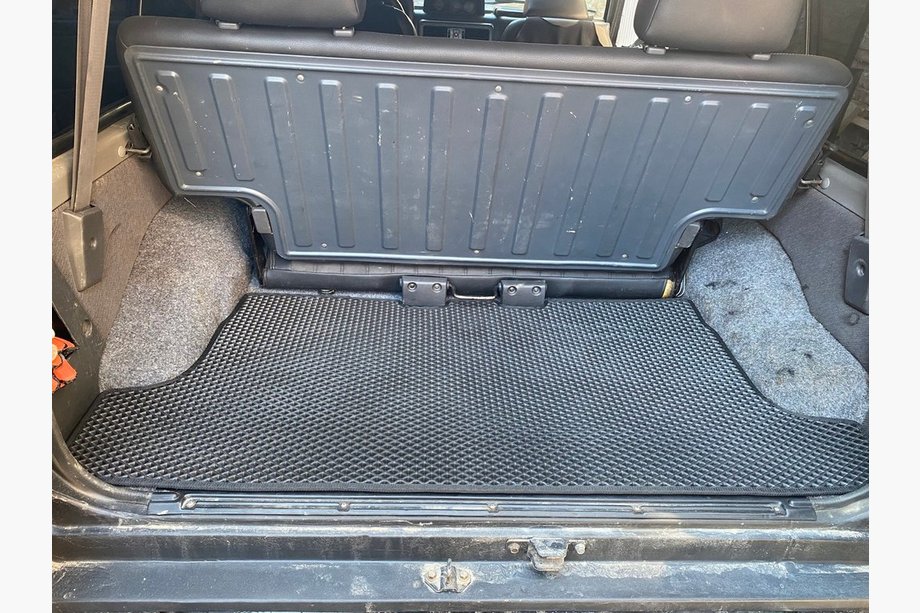 Nissan Patrol Y60 1988–1997 Bagagerumsmåtte kort (EVA, sort) Image