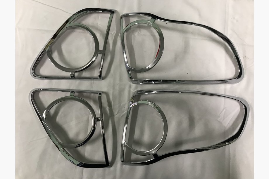 Toyota Corolla 2007–2013 Stoplygte-kromcovers (2 stk., plast) Image