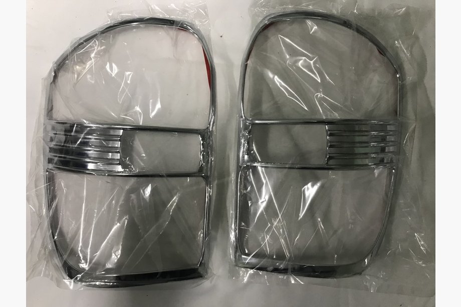 Toyota Rav 4 2001–2005 Baglygterammer 2001-2003 (2 stk., plast) Image