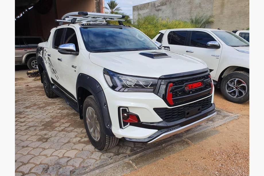 Toyota Hilux 2015– Forlygter Lexus-design V1 2015-2019 (2 stk.) Foto 1