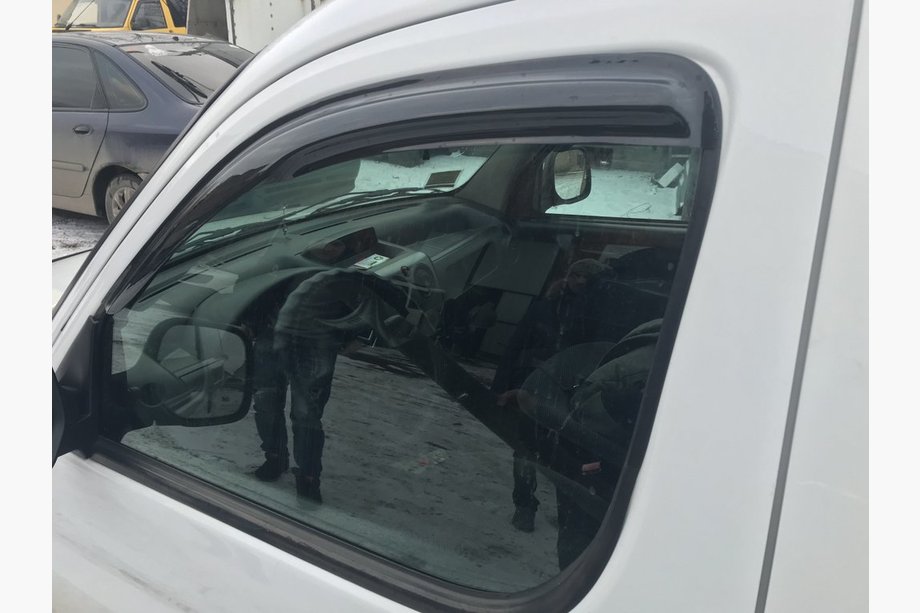 Ford Connect 2002–2006 Vindafvisere (2 stk., Aomis) Image
