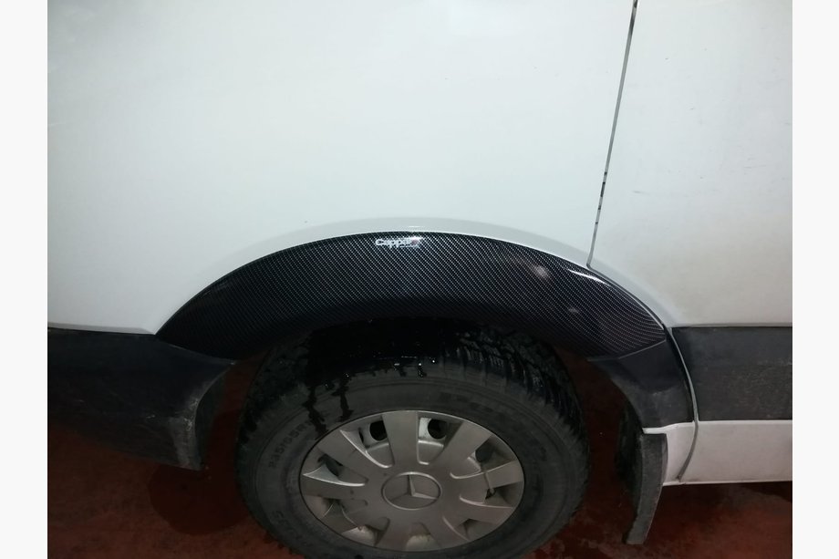 Mercedes Sprinter W906 2006–2018 Brede skærmkantslister (4 stk., carbon-look) Image
