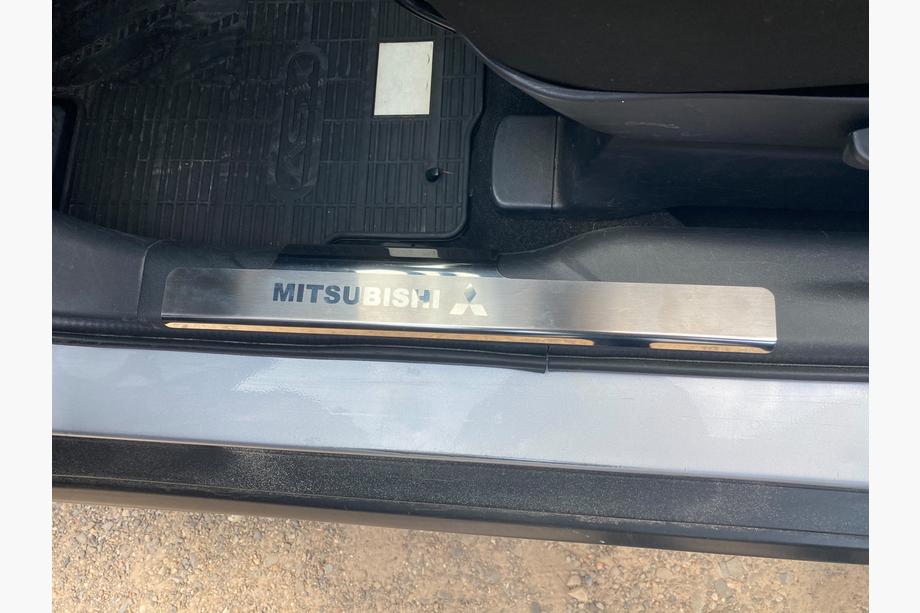 Mitsubishi Outlander 2012–2021 Indvendige dørtrinslister Nataniko (2 stk., rustfrit stål) Image