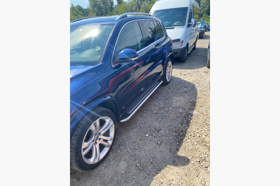 Volkswagen Tiguan 2007–2016 Sidetrin Maydos V2 (2 stk., rustfrit stål) Image