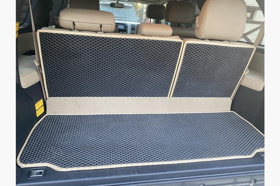 Toyota Sequoia 2007–2022 Bagagerumsmåtter (EVA, sorte) Image