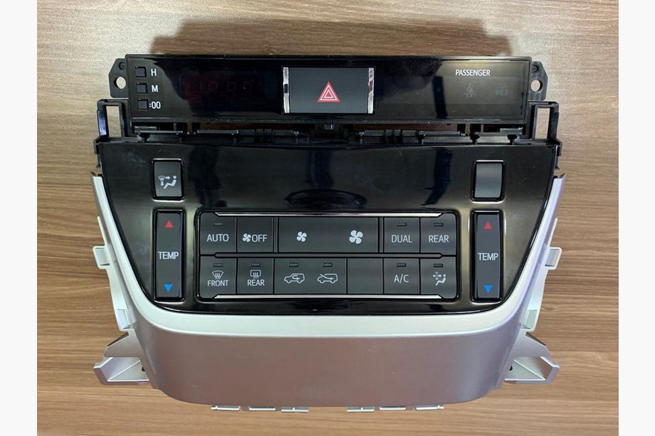 Toyota Land Cruiser 200 2007–2021 Clima kontrolenhed 2015+ Image