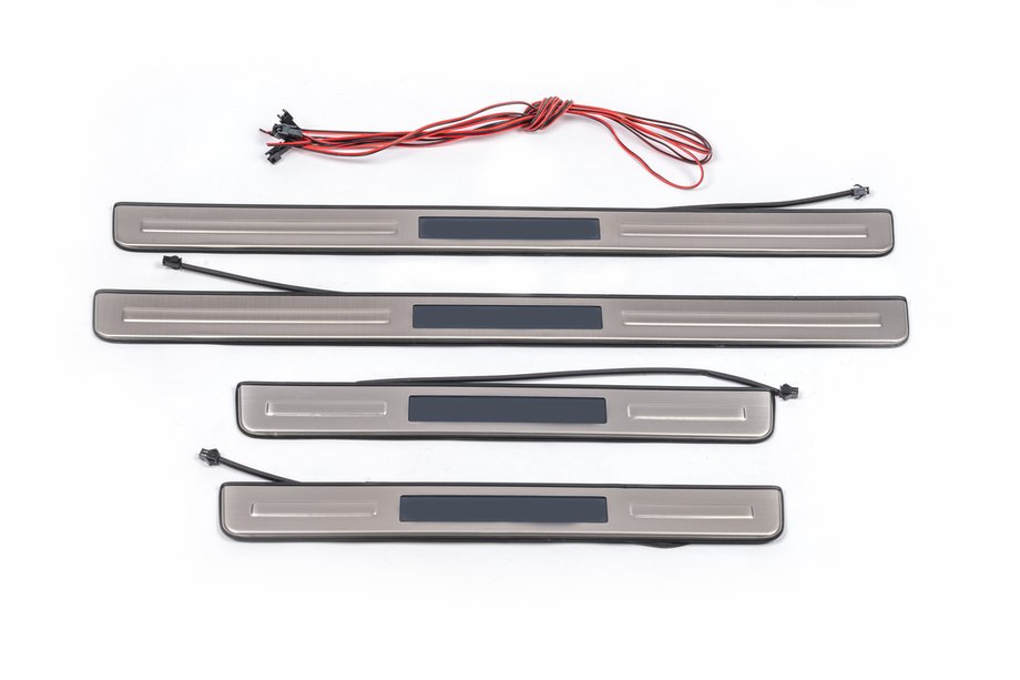 Toyota Land Cruiser 200 2007–2021 Oplyste dørtrinslister (sæt med 4 stk.) Image