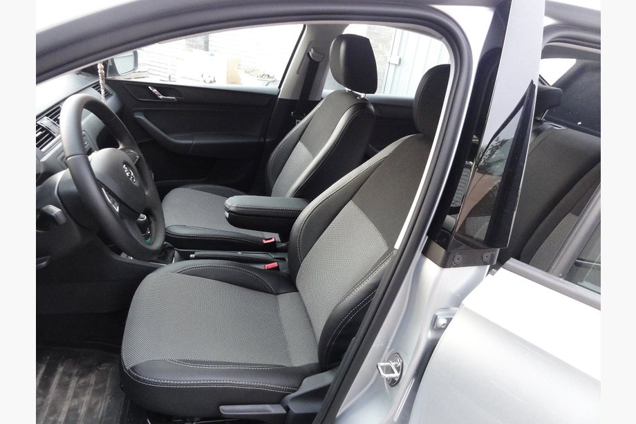 Skoda Rapid 2012–2019 Sædeovertræk i kunstlæder SoyuzAuto Premium Image