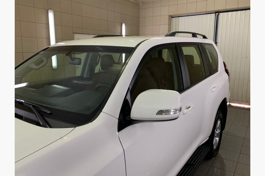 Toyota Land Cruiser Prado 150 2009–2023 Tagrælinger, tyrkisk design (sorte, 2 stk.) Plastfødder Image