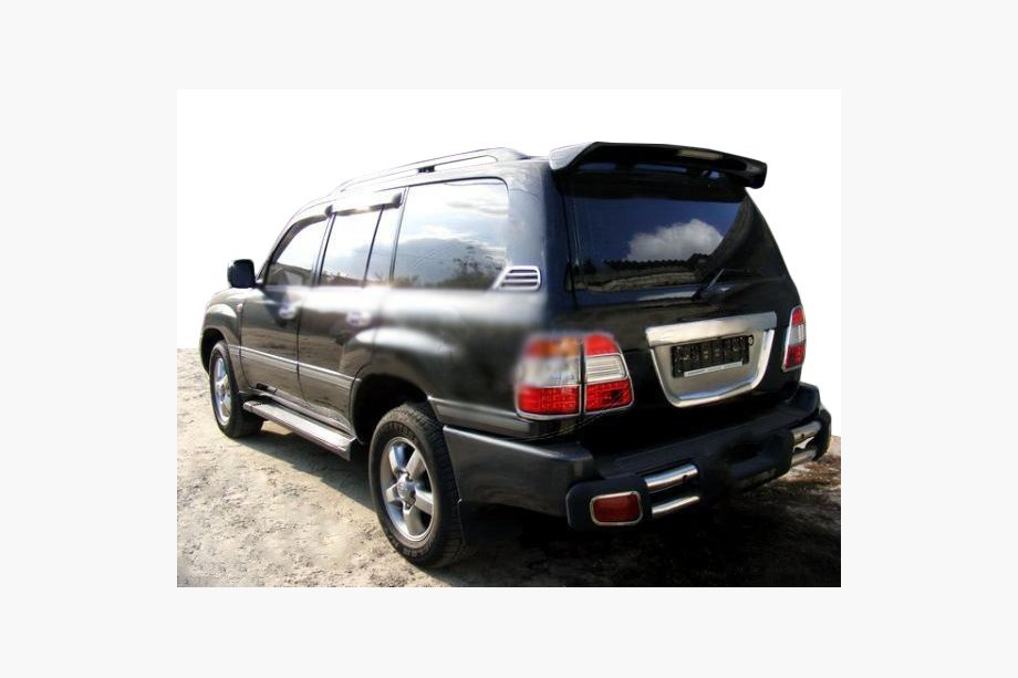 Toyota Land Cruiser 100 1998–2007 Bageste kromramme omkring nummerpladen (plast) Image