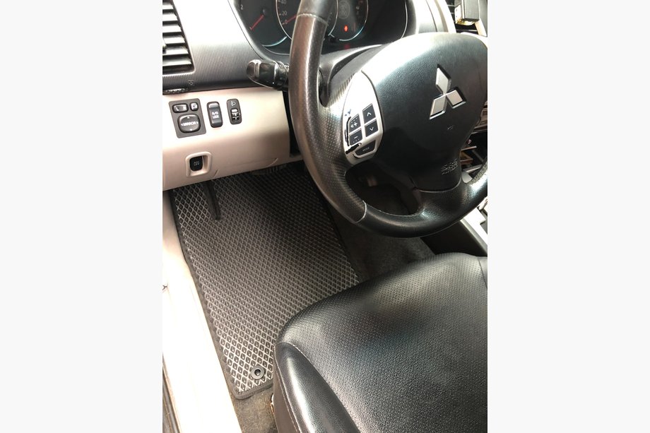 Mitsubishi Pajero Sport 2008–2015 EVA gulvmåtter (sorte) Image