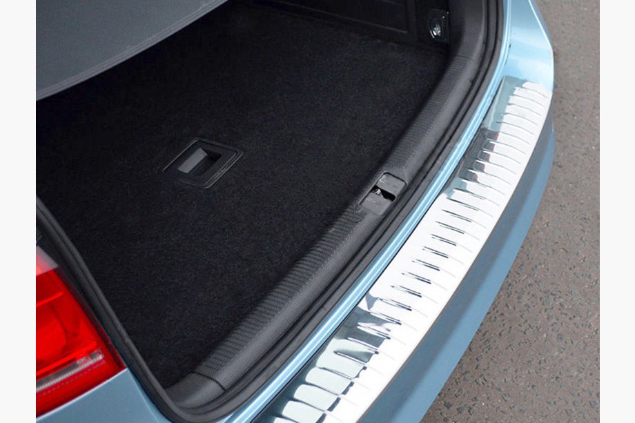 Volkswagen Passat B7 2012–2015 Bagkofangerbeskytter OmsaLine Blank (SW, rustfrit stål) Image
