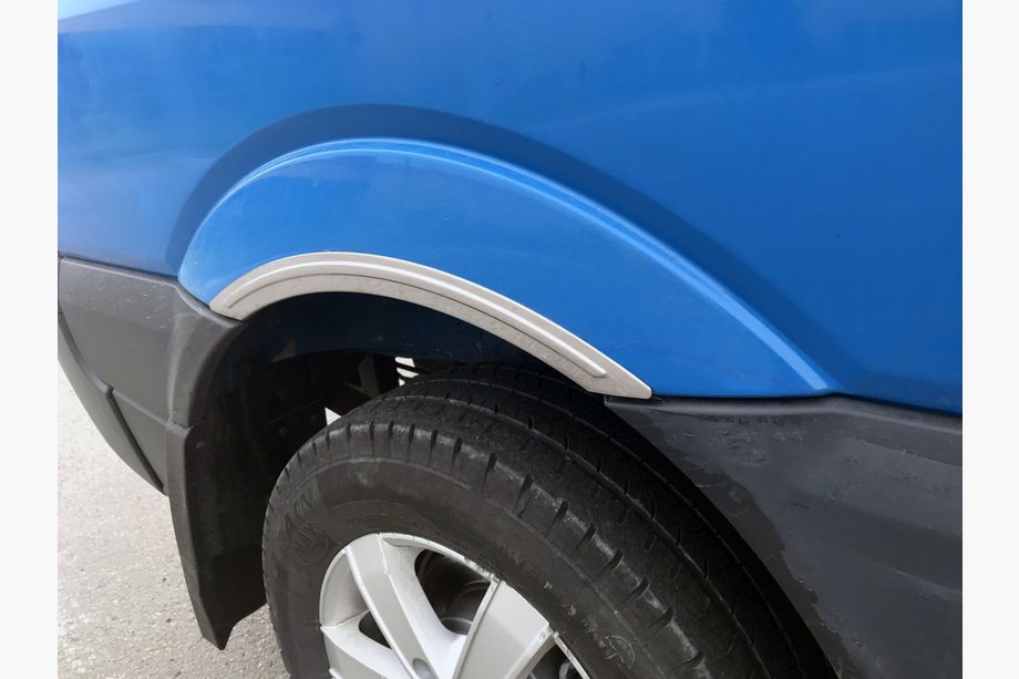 Volkswagen Crafter 2006–2016 Smalle hjulbuelister (4 stk., rustfrit stål) Image