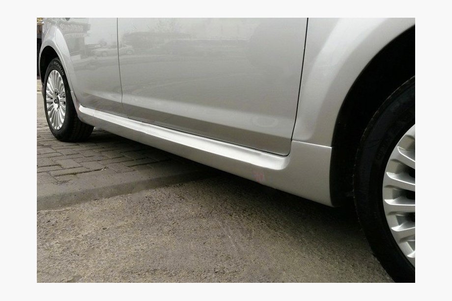 Ford Focus II 2008–2011 Sideskørter til Sedan (klar til lakering) Image