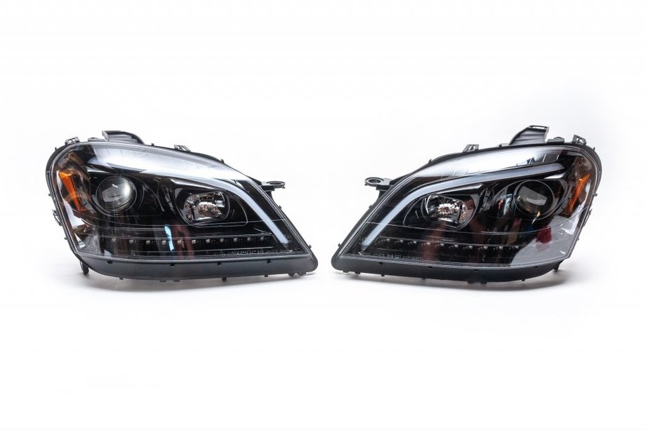 Mercedes ML W164 2005–2011 Forlygter med LED-element (2005-2008, 2 stk., mørke) Image