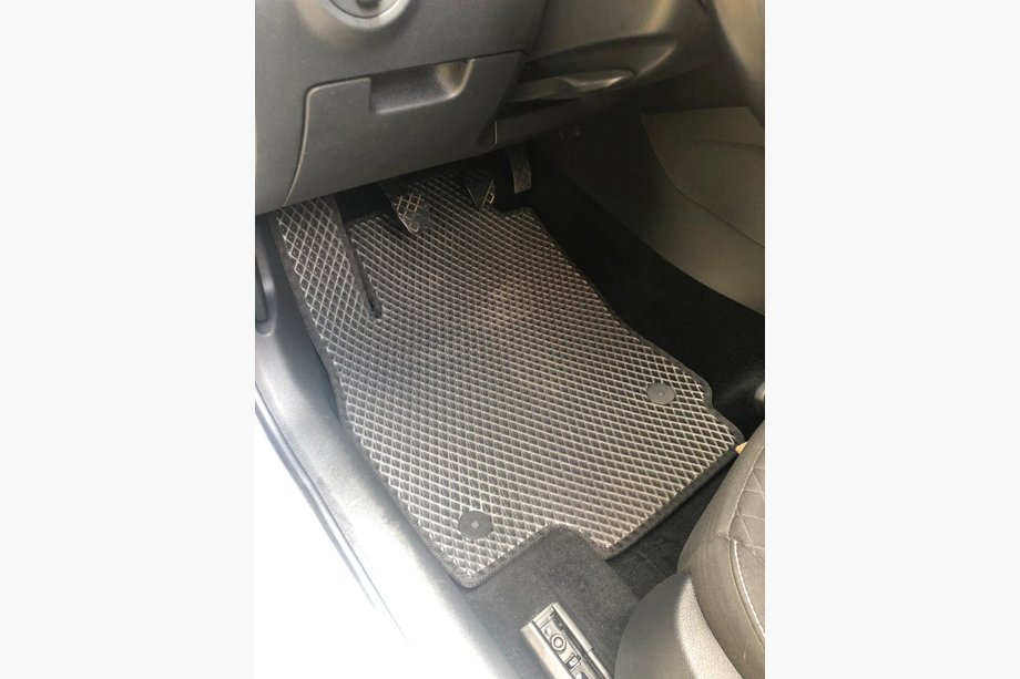 Skoda Octavia III A7 2013–2019 EVA gulvmåtter (sorte) Image