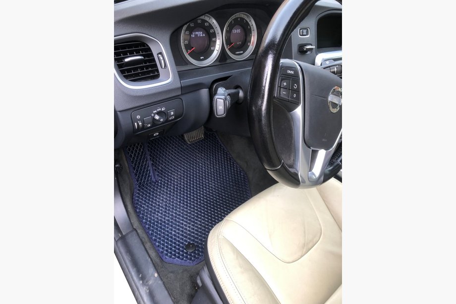 Volvo V60 2011–2018 EVA gulvmåtter (sorte) Image