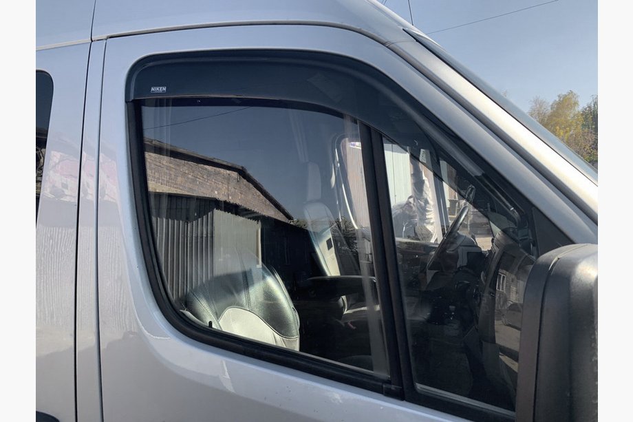 Volkswagen Crafter 2006–2016 Vindafvisere (2 stk., Niken) Image
